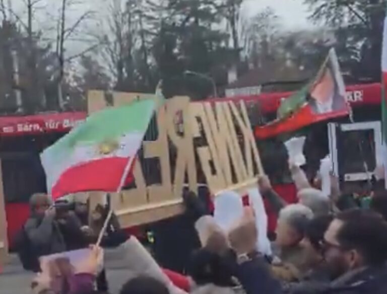 İsviçre’de yüzlerce kişi Tahran rejimine karşı Bern’de gösteri düzenledi