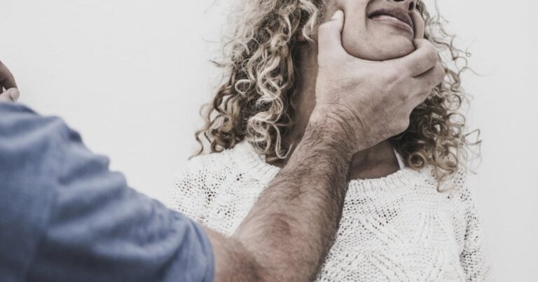 Saplantılı takipçi genç kadını yüzünden yaraladı, saldırgana hapis cezası