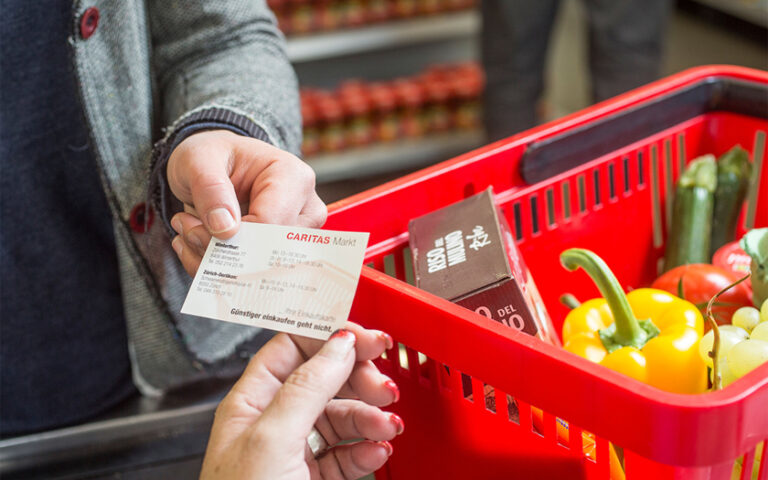 Caritas marketlerinde rekor müşteri sayısı: yaşam koşulları kötüleşiyor