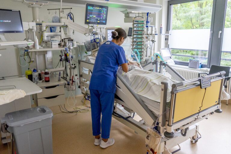 Sağlık ve bakım çalışanlarında ruh sağlığı alarm veriyor