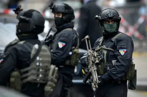 G7 zirvesi için 5000 asker ve uçuş yasaklarıyla kapsamlı güvenlik önlemleri