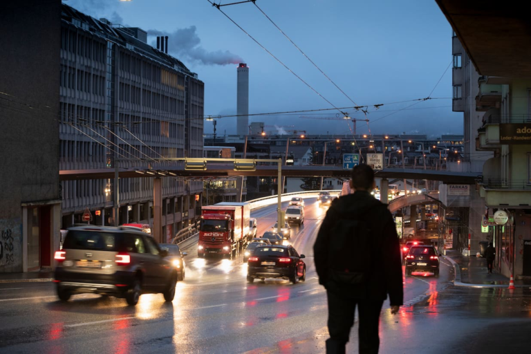 Sabah trafiğinde buzlanma uyarısı