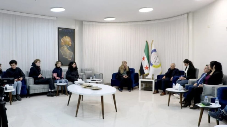 Rojava Özerk Yönetimi İsviçre heyetini kabul etti