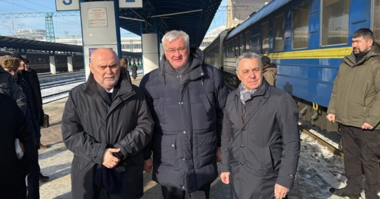 Cassis Ukrayna’da temaslarda bulundu