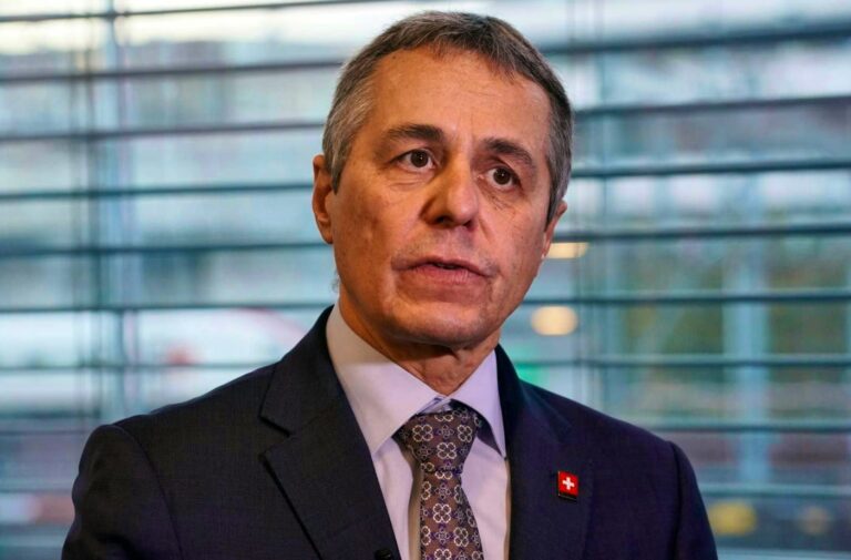 İsviçreli avukatlar Cassis’i Gazze nedeniyle Uluslararası Ceza Mahkemesi’ne şikâyet etti