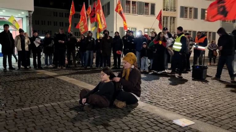 Rojava için Winterthur’da yürüyüş, Zürih’te bilgilendirme standı