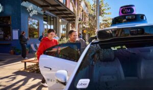 Şoförsüz Uber: Robotaksi hizmeti 2026’da Zürih’te başlıyor