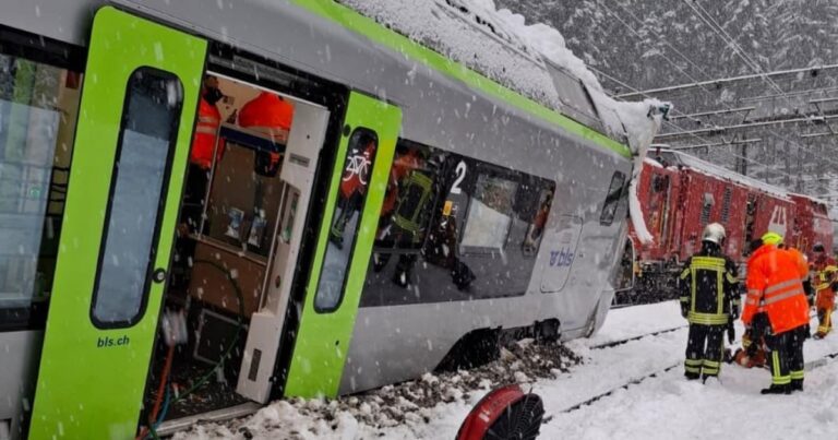 Valais’te çığ treni raydan çıkardı: Yaralılar var