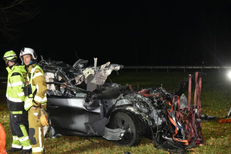 Leventina’da park halindeki kamyona çarpan sürücü hayatını kaybetti