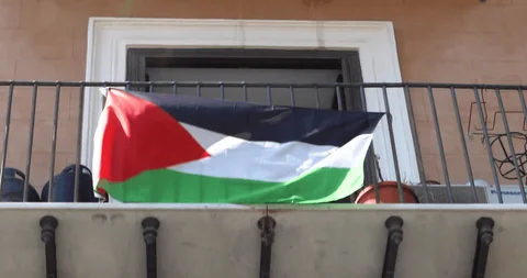 Kiracı Filistin bayrağının kaldırılmasına karşı çıktı