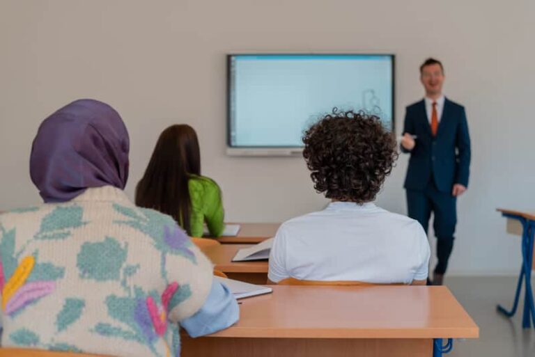 Aargau okullarında başörtüsü yasağı reddedildi