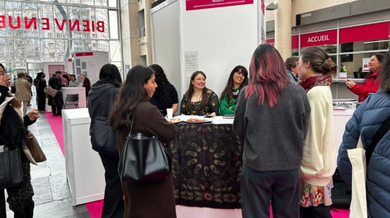 Cenevre üniversitesinde 8 mart standı