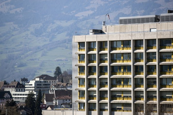 İsviçre’de doktor ırkçı e-posta nedeniyle mahkûm edildi