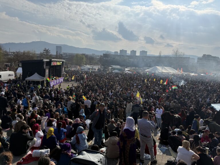 On binler İsviçre’de Newroz’u birlikte kutladı