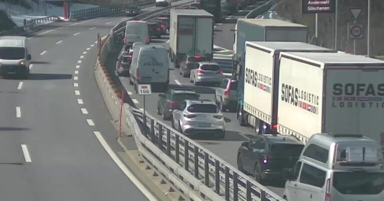 Gotthard Tüneli’nde Paskalya trafiği: 10 kilometrelik kuyruk