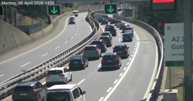 A2 otoyolunda Paskalya geri dönüş trafiği