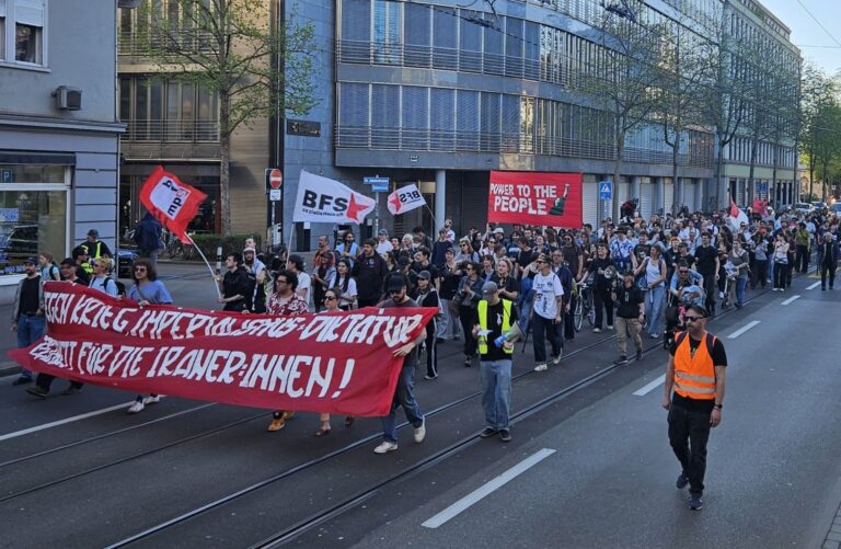 Zürih’te İran savaşı protestosu: yüzlerce kişi sokakta