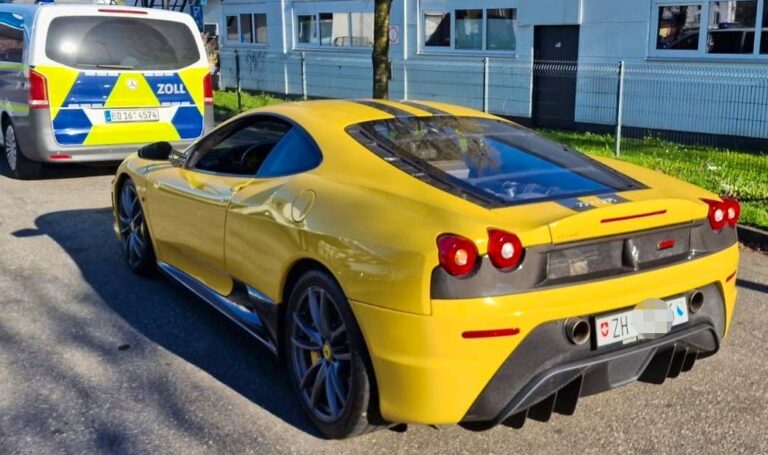 Lindau’da gümrük operasyonu: İsviçreli Ferrari sürücüsü 22 bin euro ödedi