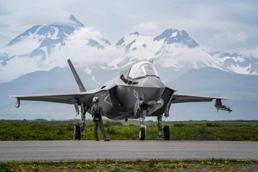 F-35 gürültüsüne karşı evlere özel pencere