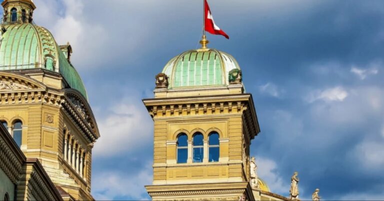 İsviçre Ukrayna için yeni tarafsızlık yasasından vazgeçti