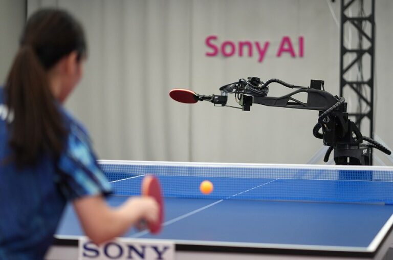 Zürih’te geliştirildi: Ping pong oynayan robot “Ace”
