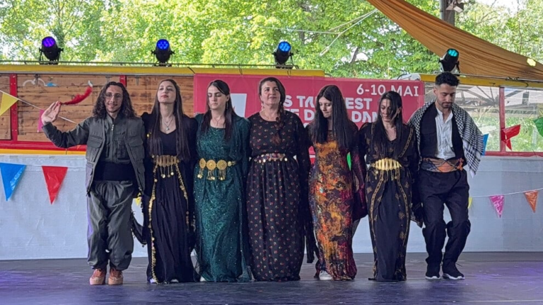 Cenevre’de Kürt kültürü halaylarla dikkat çekti