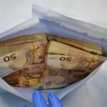 Buchs sınırında 356 bin euro ile yakalandı