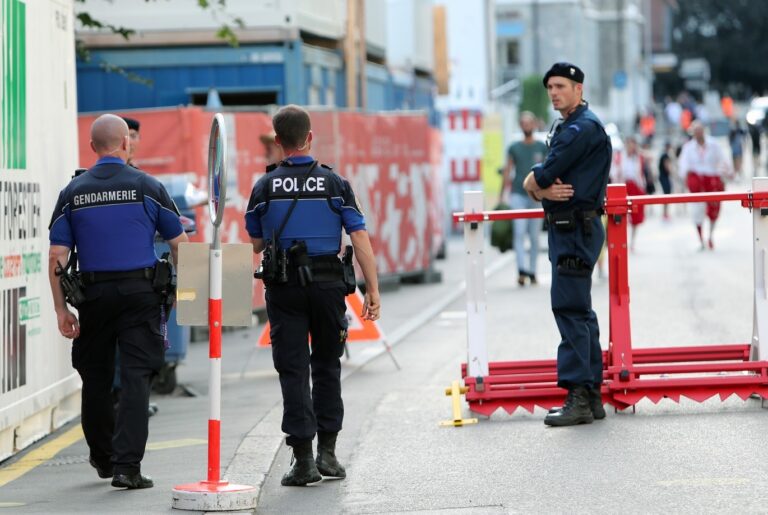 Vaud kantonunda tren ve istasyonlara geniş polis operasyonu