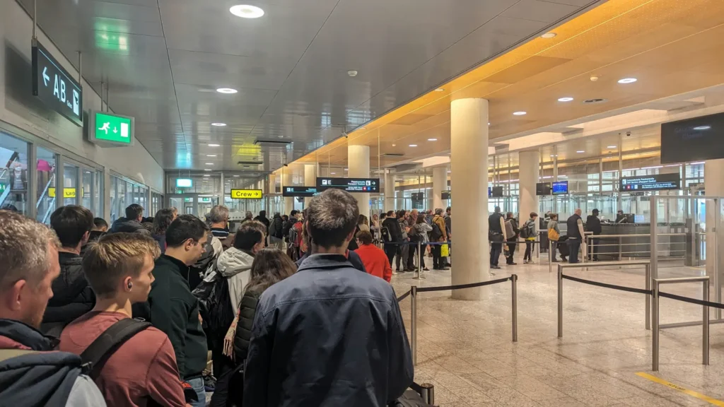 İsviçre havalimanlarında yeni sınır kontrolü: Girişlerde uzun bekleme süreleri