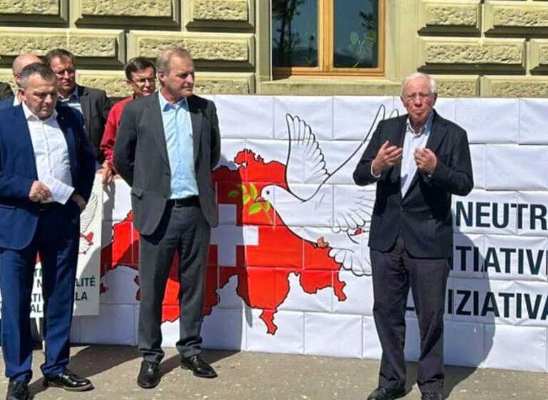 İsviçre’de tarafsızlık girişimine destek zayıf görünüyor