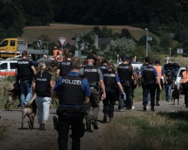 İsviçre’de veri merkezi protestosu Almanya’ya taşındı
