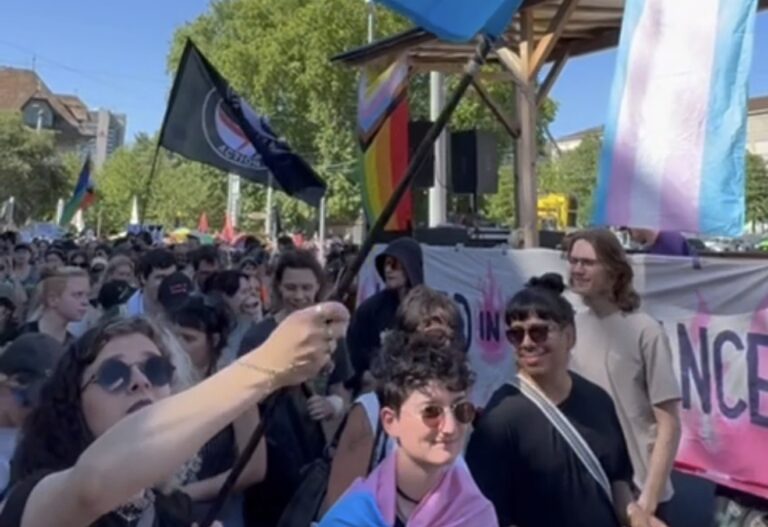 Zürih’te antikapitalist Onur Yürüyüşü: “Cis düzene karşı queer aşk ve öfke”