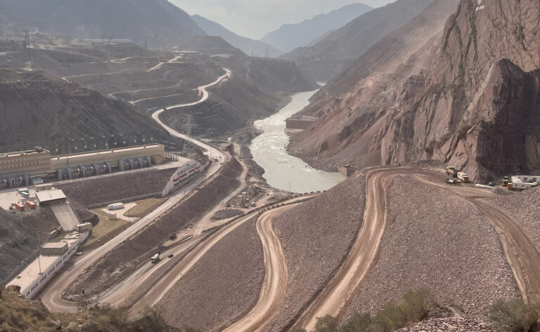 İsviçre, Tacikistan’daki tartışmalı dev baraj projesinin merkezinde