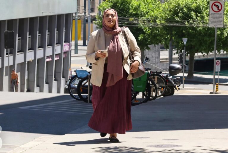 Başörtülü siyasetçiden hukuk mücadelesi