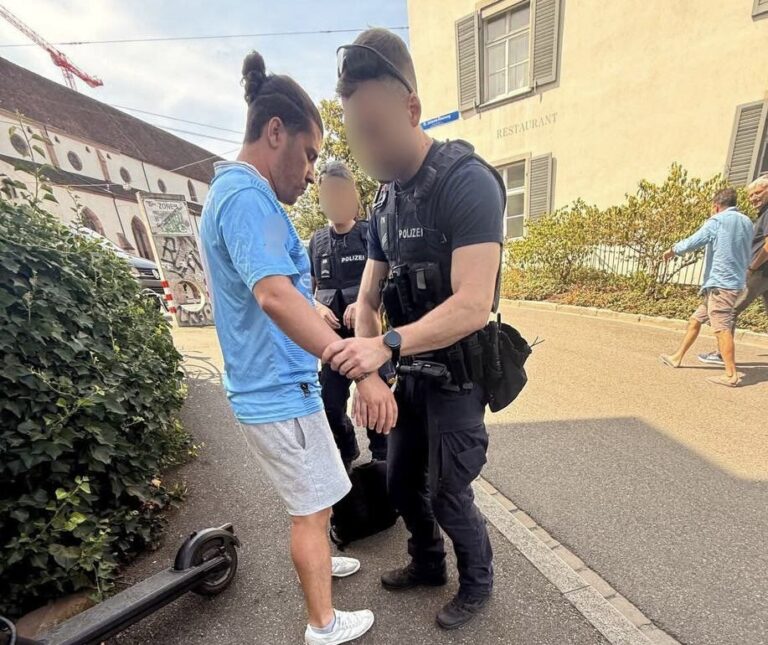 Polis kontrolünde gözaltına alınan sığınmacı Türkiye’ye sınır dışı ediliyor