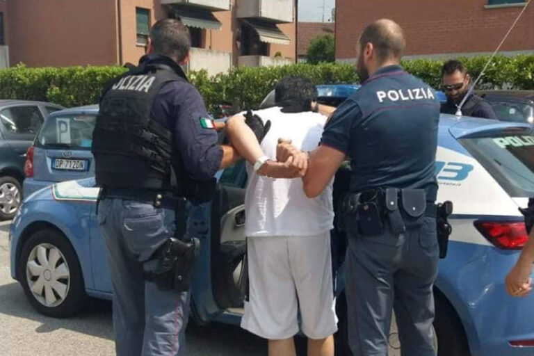 Çocuk pornografisi suçundan aranan İsviçre-Türk vatandaşı İtalya’da tutuklandı