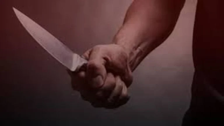 Eşini 34 bıçak darbesiyle öldürdü: 20 yıl hapis cezası