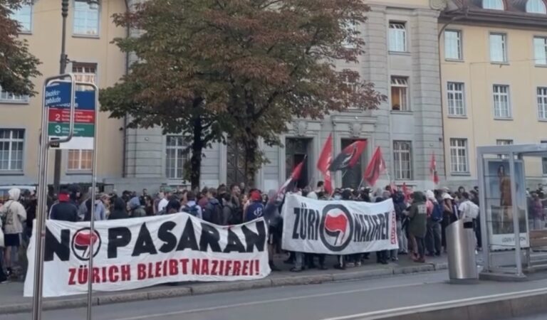 Zürih’te Junge Tat üyeleri mahkeme önünde protesto edildi