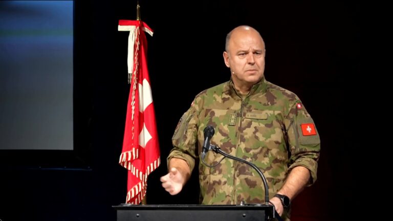 Ordu Komutanı: İsviçre tehlikeyi hafife alıyor