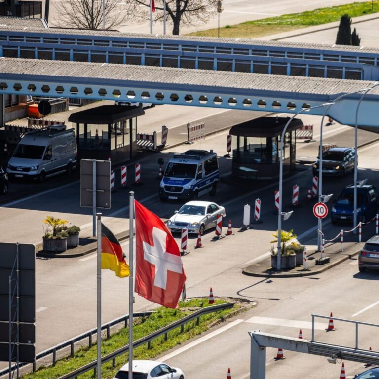Almanya sınırında üç Türk vatandaşı İsviçre’ye geri gönderildi
