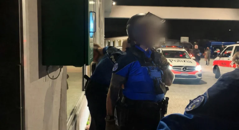Ticino’da iki polis hakkında yetkiyi kötüye kullanma suçlaması