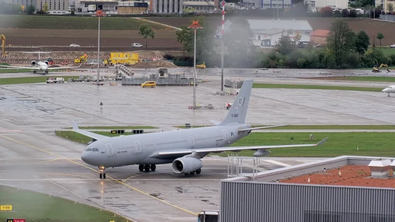 NATO’ya ait askeri uçak Zürih’te iki saat kaldı