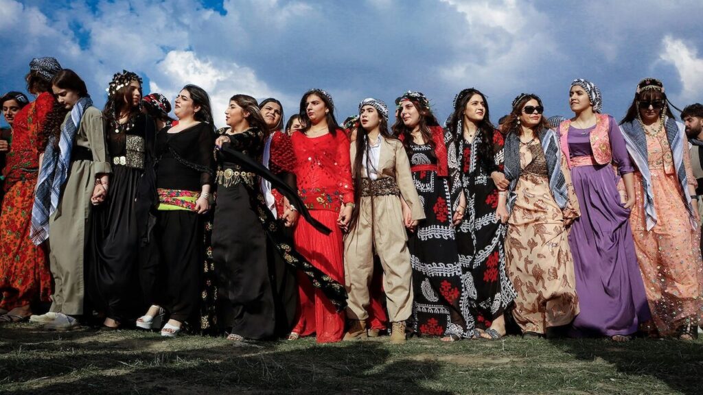 İsviçre’de Rojava için imza kampanyası sürüyor