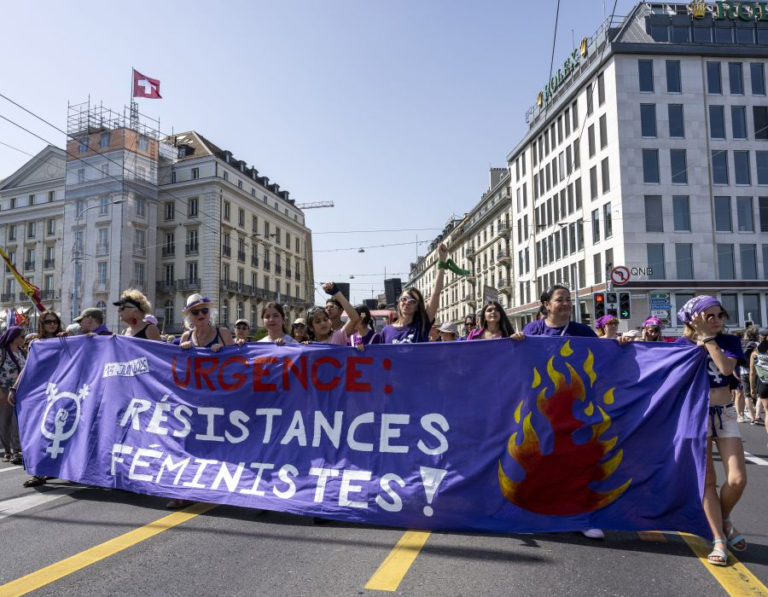 İsviçre’de feministler 2027 için bakım emeği grevi ilan etti