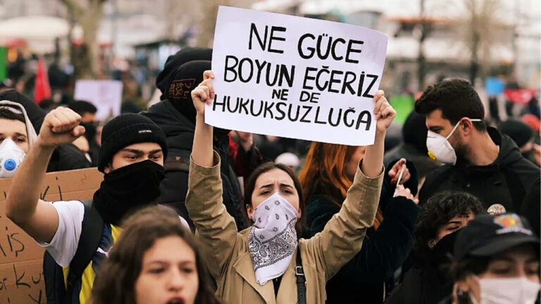 İsviçre’de iltica başvuruları reddedilen dokuz kişi Türkiye’de tutuklandı
