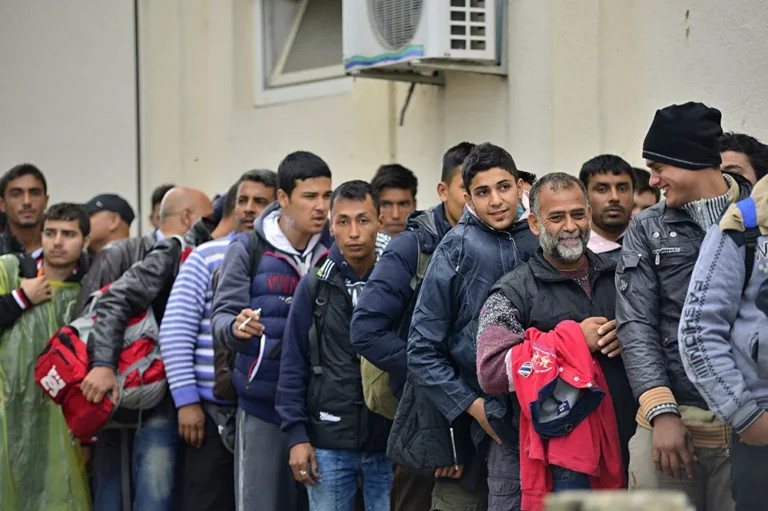 İsviçre’de iltica başvurularını 5 bin kişiyle sınırlama planına itiraz